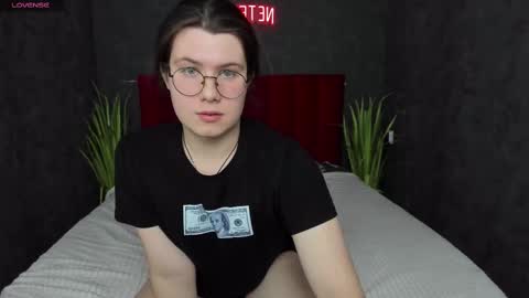 Derek online show from February 21, 12:17 pm