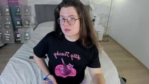 Derek online show from February 16, 6:32 pm