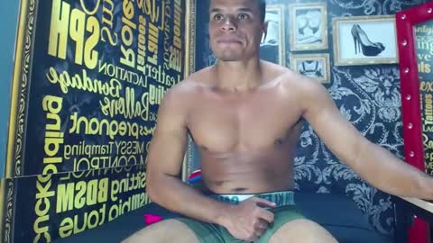 Snapshot of derek_lustford chatting on September 15, 11:12 am derek online show from September 15, 11:12 am