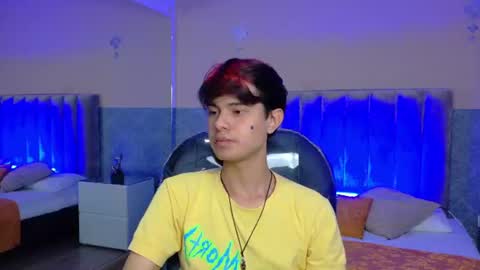 derek_sinn online show from June 9, 8:52 pm