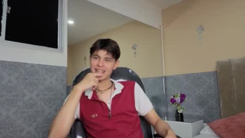 derek_sinn online show from February 9, 8:33 pm