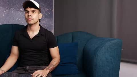 derek_voss online show from June 9, 12:05 pm
