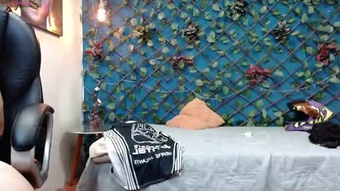 dereck online show from September 20, 5:21 am