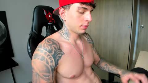 derekmuller11 online show from April 20, 10:02 pm