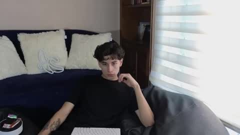 Derek online show from November 14, 6:54 pm