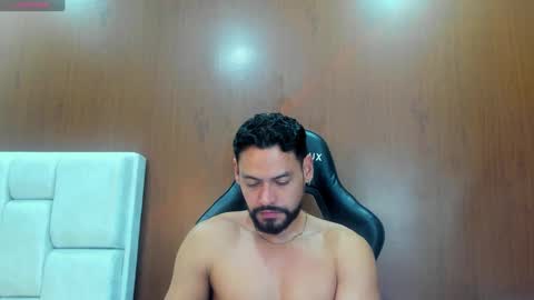 DerryBigger CM online show from October 3, 9:56 pm