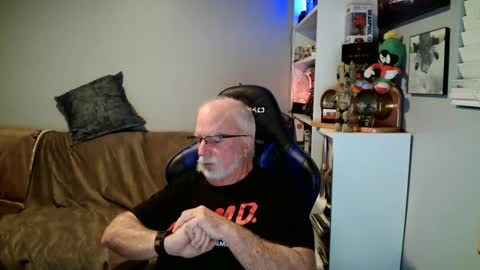 D K online show from December 4, 3:20 am