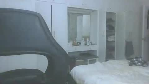 desiboi9 online show from September 18, 11:42 pm