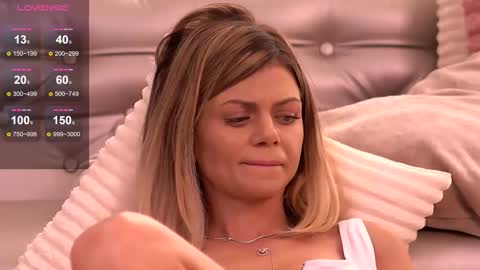 Mia online show from February 19, 6:23 am