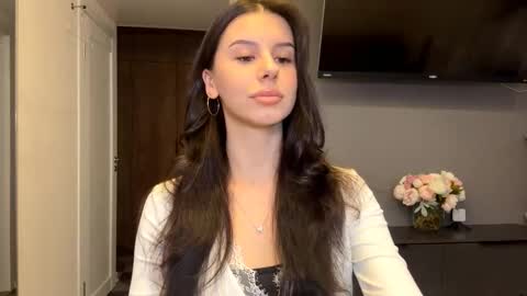 desireefolino online show from January 15, 1:42 pm