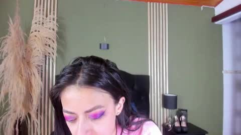 Snapshot of desiring__angel chatting on February 28, 8:31 am Desiring Angel online show from February 28, 8:31 am