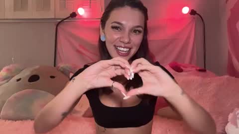 Destinee 3 online show from October 8, 8:59 pm
