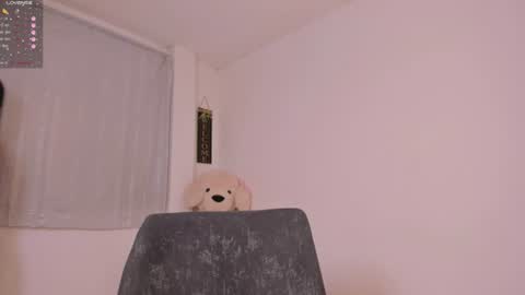 desty_y online show from July 21, 12:18 pm