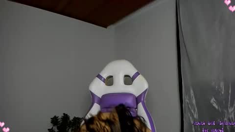 Gi HELP ME REACH 50 THUMPS UP 3 online show from September 29, 11:15 pm