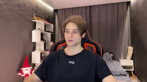 devilnut1 online show from December 1, 6:00 am