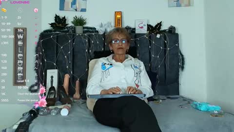 Devora online show from December 5, 7:22 pm