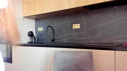 devyale online show from September 28, 5:38 am