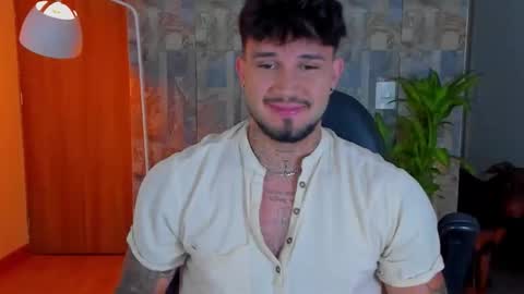 JULIAN online show from November 11, 8:44 pm