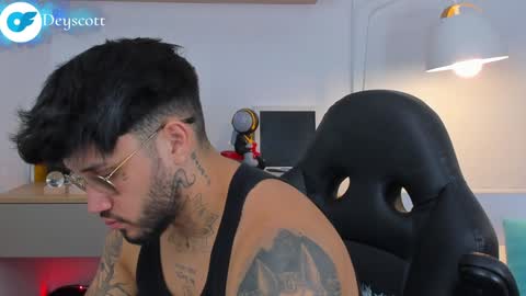 JULIAN online show from January 7, 10:30 pm