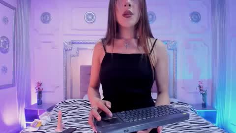 Dhalia online show from December 4, 4:12 am