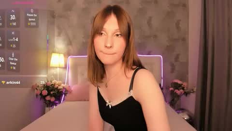 Snapshot of di_moore chatting on September 30, 1:43 pm I EEO my schedule this week Thu - Sat 23000800 Sun 08001600 UTC3 online show from September 30, 1:43 pm