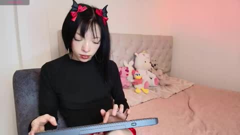 Diamond  online show from March 17, 1:05 pm