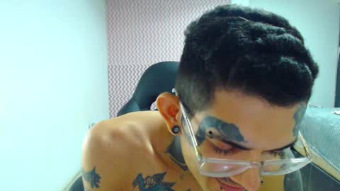 Diamond Boy online show from December 21, 2:41 am