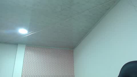 Diamond Boy online show from December 19, 4:02 am