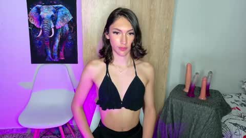 Daphne Sophia Vega online show from April 22, 9:16 am