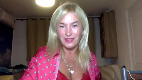 Snapshot of diana583578 chatting on September 25, 4:36 pm diana583578 online show from September 25, 4:36 pm