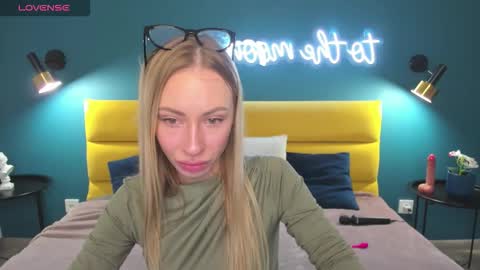 Diana  online show from October 2, 8:35 am