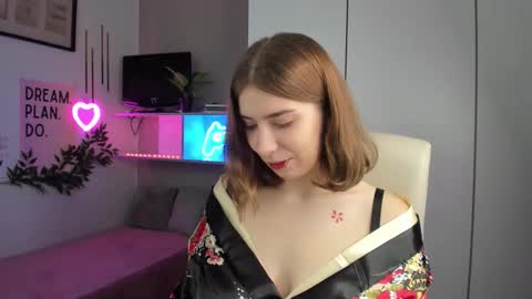Snapshot of dianagalaxy chatting on September 19, 1:48 pm Diana online show from September 19, 1:48 pm
