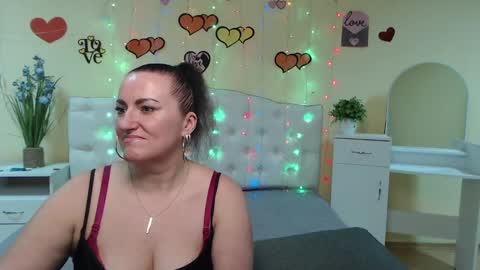 Snapshot of dianamgg chatting on March 12, 1:08 pm Diana online show from March 12, 1:08 pm