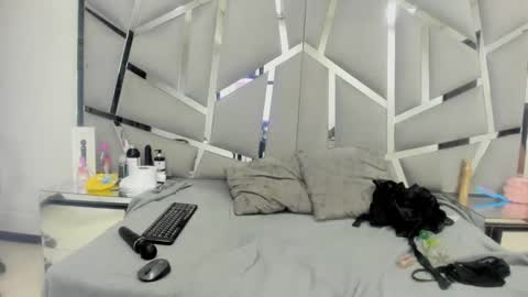 dianarous online show from January 15, 9:24 am