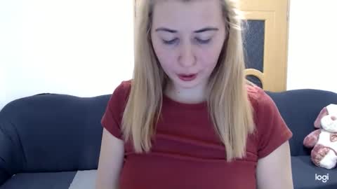 dianasmiey7 online show from March 12, 9:35 pm