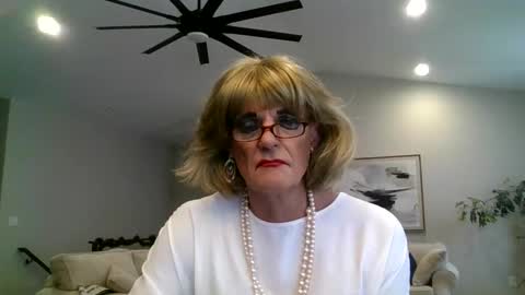 Snapshot of dianeheels chatting on January 13, 6:38 pm dianeheels online show from January 13, 6:38 pm