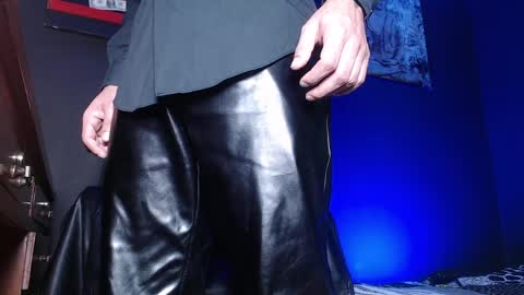 DICAPRIO online show from March 30, 11:10 am