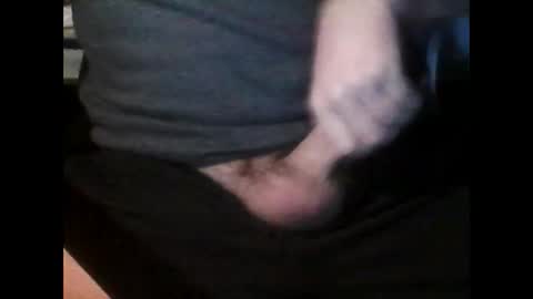 Snapshot of dick185 chatting on February 27, 5:37 pm dick185 online show from February 27, 5:37 pm