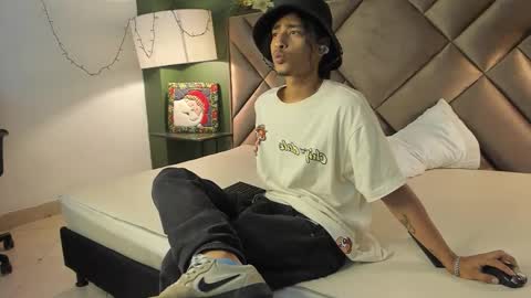 dickie_dicking online show from December 15, 10:39 pm