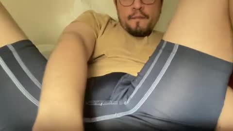 Snapshot of diegobut chatting on February 5, 8:21 am diegobut online show from February 5, 8:21 am