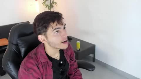 Snapshot of diegorogue_ chatting on December 11, 12:23 pm Diego rogue online show from December 11, 12:23 pm