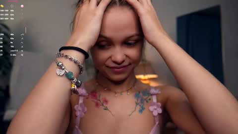 Elwyna online show from October 4, 7:33 pm