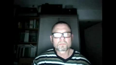 Snapshot of dierenfeld chatting on January 4, 1:52 am dierenfeld online show from January 4, 1:52 am