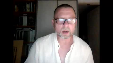 Snapshot of dierenfeld chatting on December 7, 1:52 am dierenfeld online show from December 7, 1:52 am