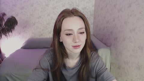 Hi im Alice 3 Im usualy online 03-10 or 17-21 UTC0 online show from March 8, 2:23 am