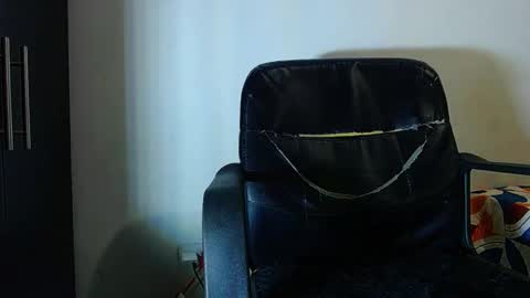 Snapshot of diiego_xxx chatting on December 4, 10:35 pm diiego_xxx online show from December 4, 10:35 pm