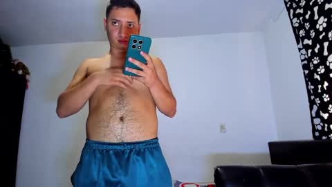 Snapshot of diiego_xxx chatting on September 13, 8:11 pm diiego_xxx online show from September 13, 8:11 pm