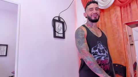 dilan_scootk_ online show from April 14, 7:28 pm