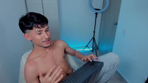 Snapshot of dimitri_targaryen chatting on December 17, 2:55 am Fabian online show from December 17, 2:55 am