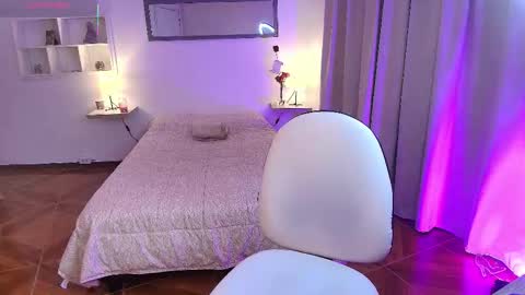 Dina  online show from February 17, 9:47 pm